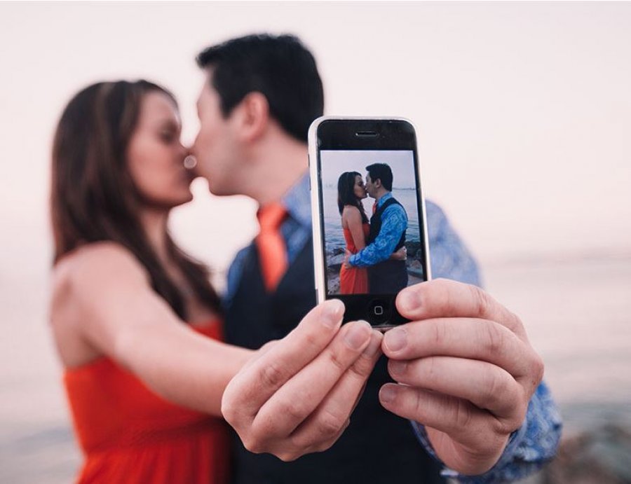 Studimi i ri tregon se çiftet që postojnë foto në rrjetet sociale janë më pak të lumtur
