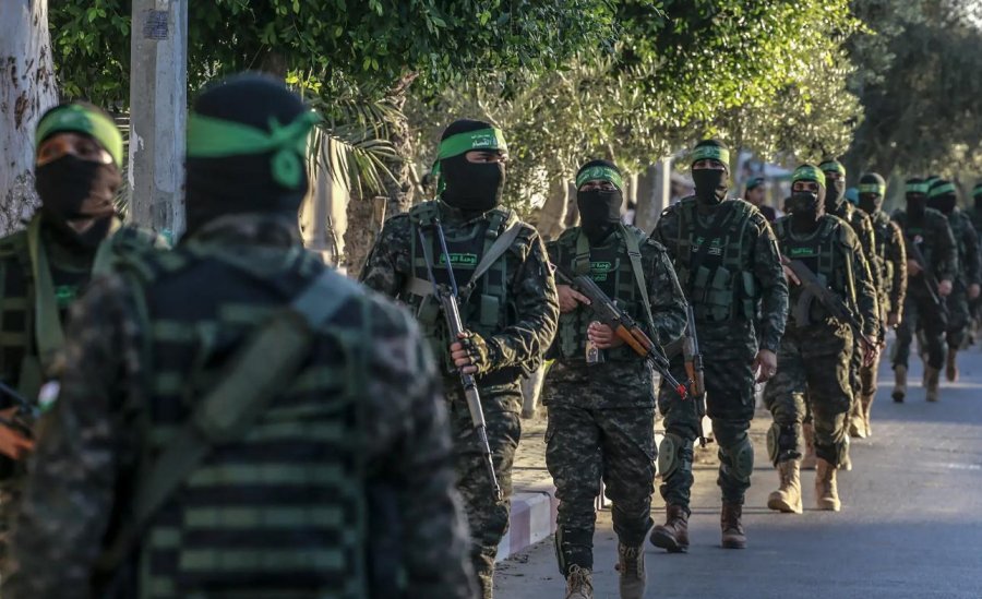Hamasi në Liban bën thirrje që të rinjtë palestinezë të rekrutohen
