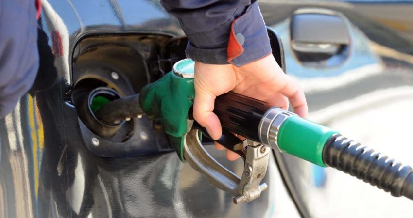 Çmimet e karburantit bien me 20 për qind në tregjet ndërkombëtare, nuk reflektohet në Shqipëri