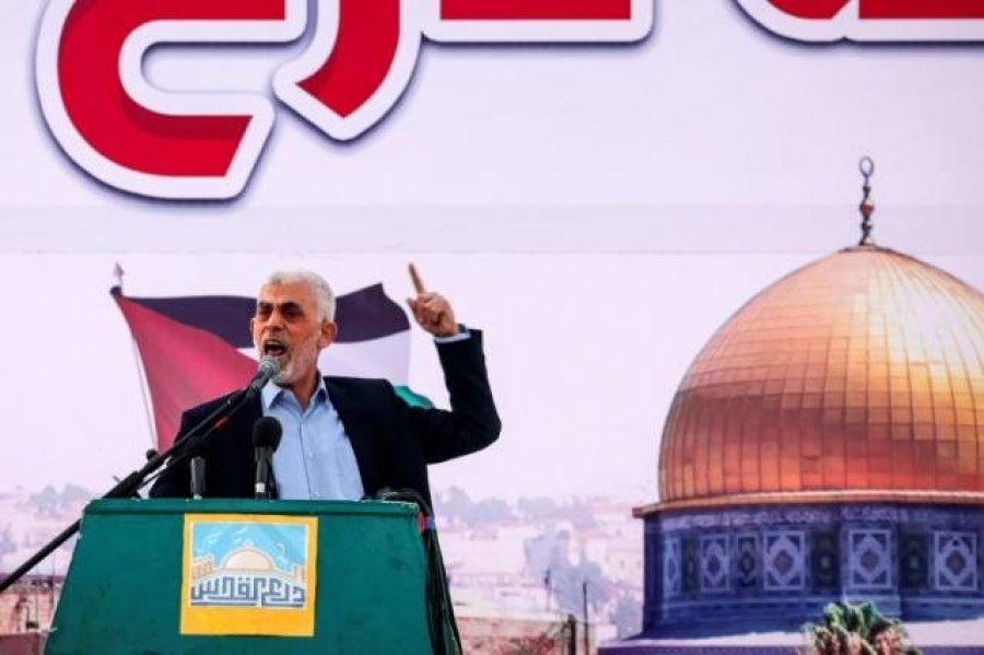 Lideri i Hamasit në shënjestër të Izraelit/ Rrethohet shtëpia e Yahya Al-Sinwar. Netanyahu: Çështje kohe para se ta kapim
