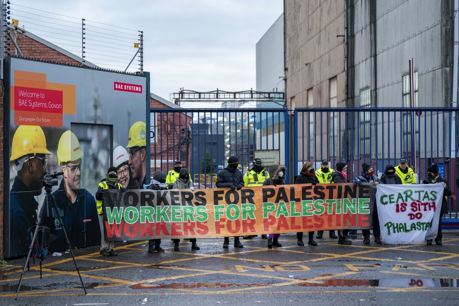 Londër/ Protestuesit pro-palestinezë bllokojnë hyrjet në fabrikat e armëve 