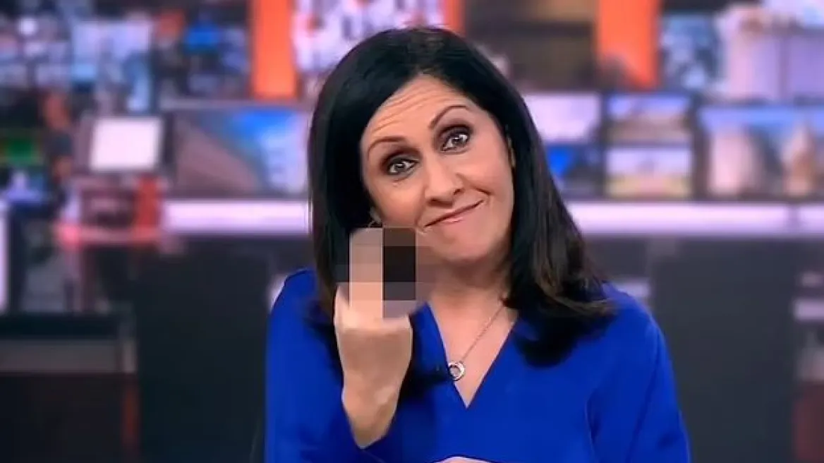 VIDEO/ Nuk e dinte që ishte në transmetim dhe ngren gishtin e mesit, turpërohet prezantuesja e BBC 