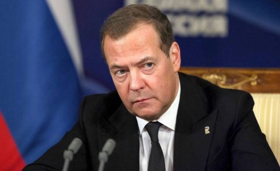 Medvedev: Olaf Scholz mashtron, Rusia nuk ndaloi furnizimin me gaz në Evropë
