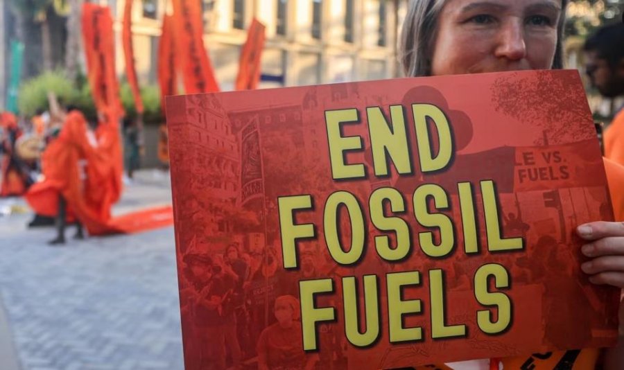Takimi për klimën COP28 dhe akuzat për mbështetje për lëndët fosile