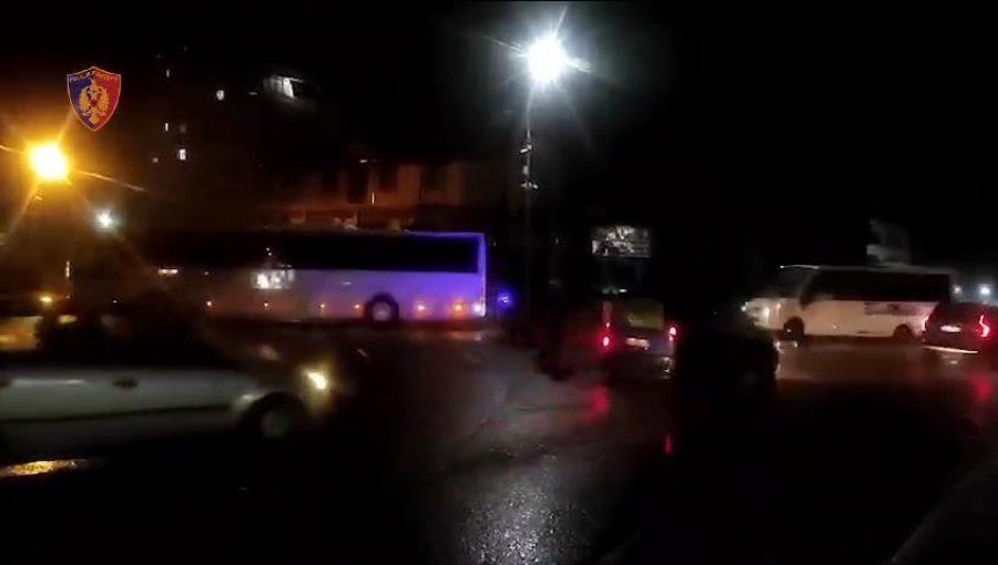 Paralizohet qarkullimi në Elbasan, makinat mbi 15 km në radhë, policia inekzistente 