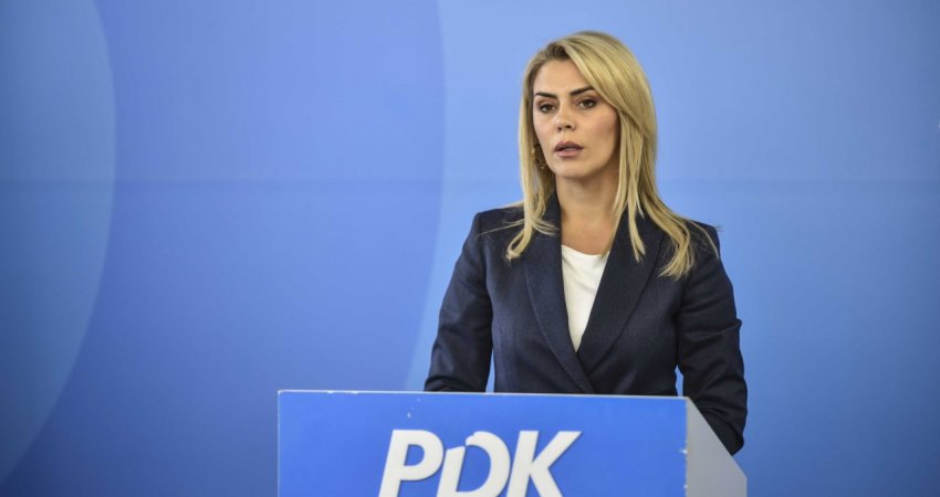 Deliu-Kodra: Kurti prej që është betuar i ka 109 asistentë, kundërligjshëm