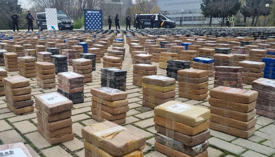 VIDEO/ Kapja në Spanjë e 11 tonëve kokainë ‘e importuar’ nga baronët shqiptarë, 20 të arrestuar, mes tyre...
