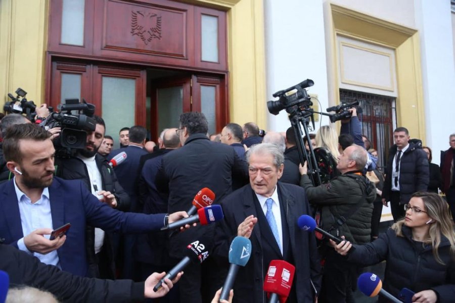 Berisha: Sot kanë zgjedhur me urdhër të Edi Ramës të bllokojnë çdo deputet të opozitës së vërtetë në parlament!