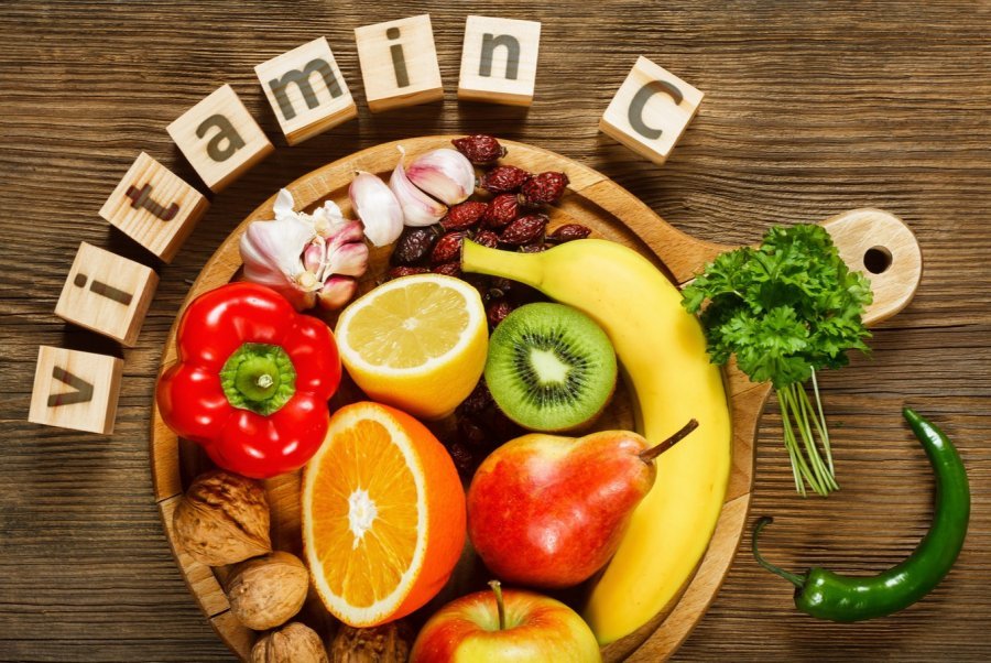 Vitamina C, e domosdoshme këtë periudhë, ushqimet ku gjendet