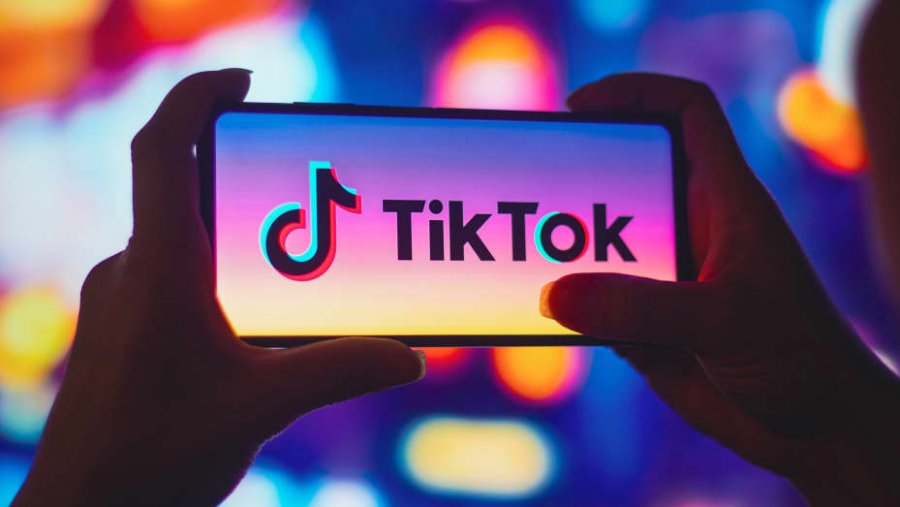 TikTok ka gati platformën për video të gjata, por pse janë shqetësuar përdoruesit?!
