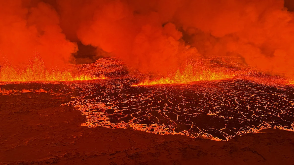 FOTO+VIDEO/ Shpërthimi i vullkanit kërcënon gadishullin Rejkjavikun