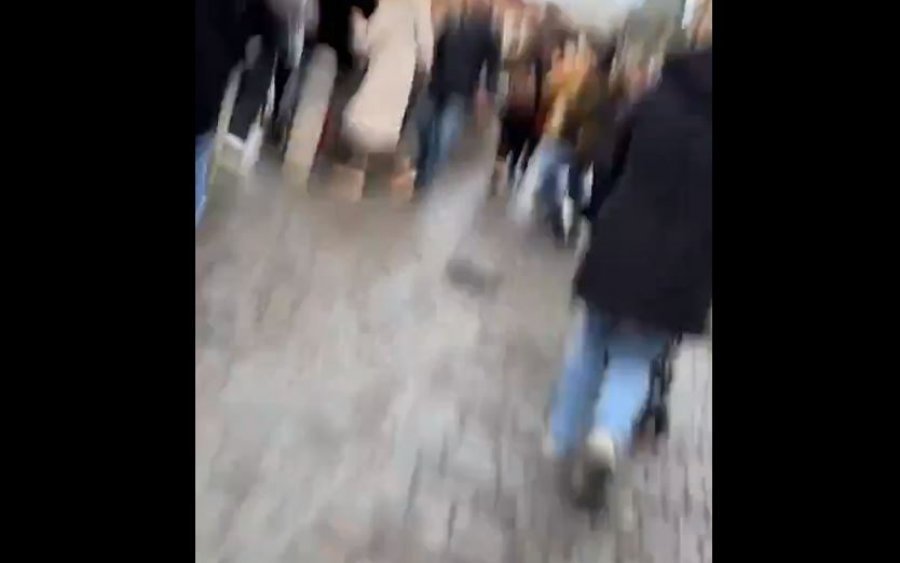 VIDEO/ Pamje të rënda nga sulmi në Fakultetin e Arteve në Prangë me disa të vdekur, policia apel qytetarëve: Mos dilni nga banesat