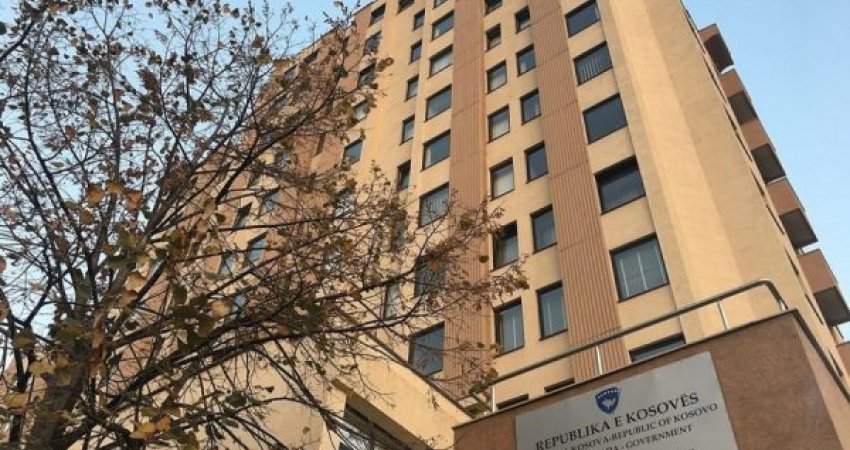 Paralajmërimi për bllokim kufijsh, MPJ thirrje qytetarëve: Shmangni hyrje-daljet përmes Serbisë   
