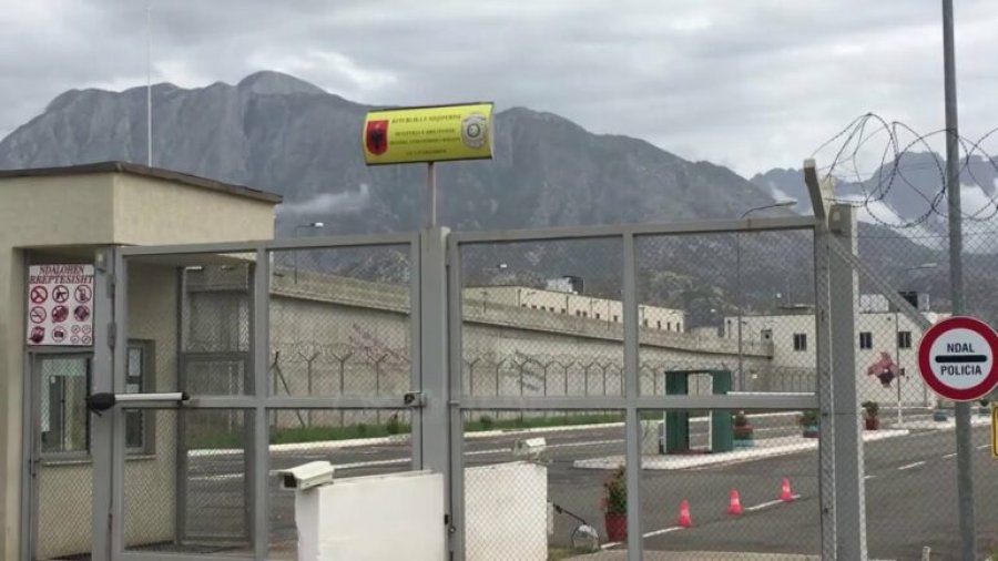 Vrasja në burg/ Ndërrohet drejtori i burgut të Peqinit