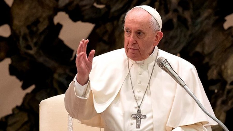 Mesha e së dielës nën lutjet për luftën, Papa Françesku: Afrimi i Krishtlindjes të na çojë drejt paqes