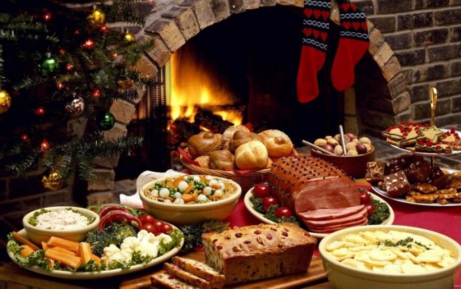 Njihuni me pjatat kryesore të Krishtlindjeve nëpër botë