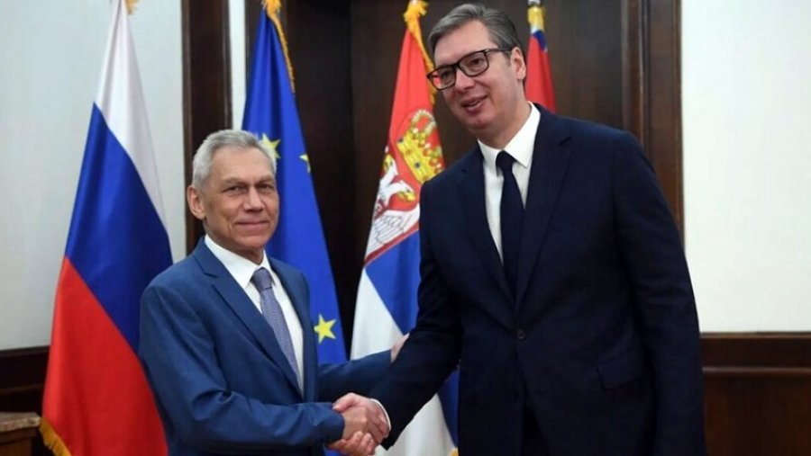 Një ditë pas protestës kundër zgjedhjeve, Vuçiç takon ambasadorin rus