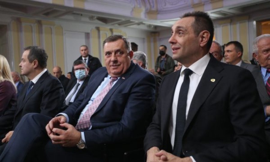 Dodik e shpërblen me një post të lartë Vulin-in, njeriun që bashkëpunoi me Putinin