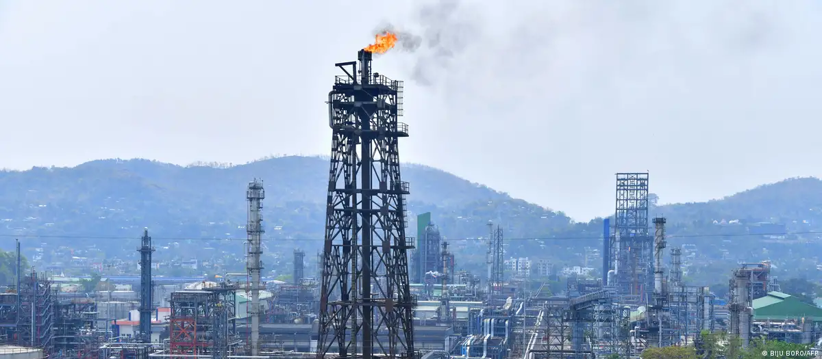 Rusia ia shet thuajse të gjithë naftën Kinës dhe Indisë