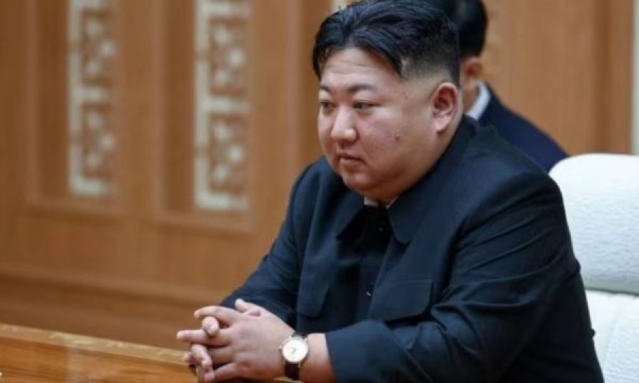 Kim Jong-un i kërkon partisë të përgatitet për luftë