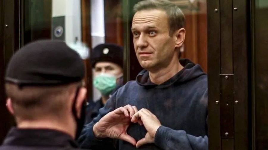Moska i frikësohet protestave? Pas vdekjes së Navalnyt, autoritetet paraljamërojnë qytetarët