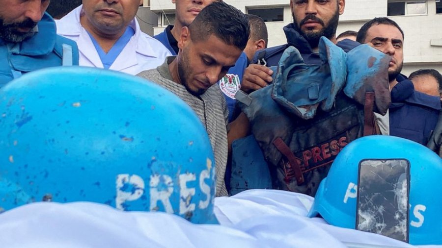 Bombardimet izraelite vrasin gazetarin dhe familjen e tij në kampin e refugjatëve Nuseirat
