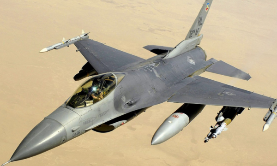 Politico: Nuk përjashtohet dorëzimi i avionëve F-16 në Ukrainë, pavarësisht ‘jo’ së Bidenit