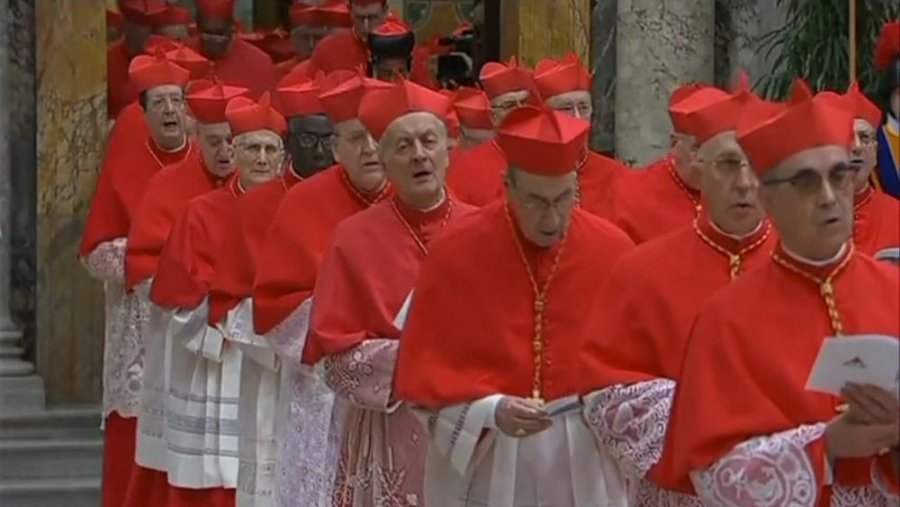Pse Italia po 'mbytet' në reagimin ndaj abuzimeve seksuale në Kishën Katolike?