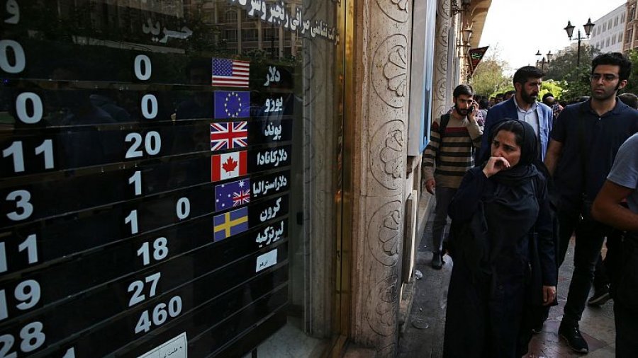 Irani dhe Rusia lidhin bankat për t'iu shmangur sanksioneve të Perëndimit