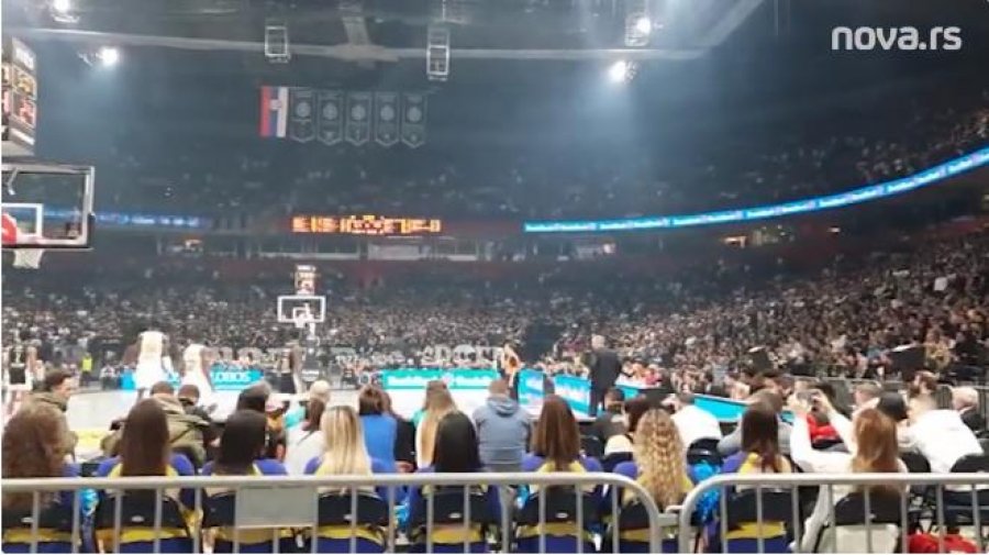 Skandali në ndeshjen e basketbollit në Serbi, tifozët bërtisnin në kor: Kosova është Serbi