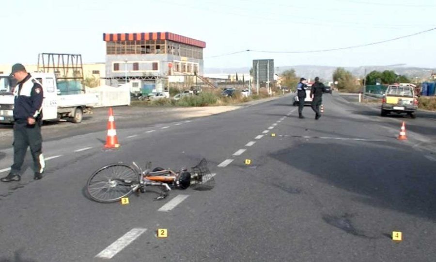 Përplasi të miturin me biçikletë dhe u largua, arrestohet 53 vjeçari në Vlorë