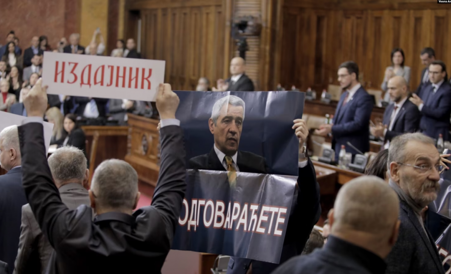 Gjorgje Martinoviqi si fantazmë në Parlamentin e Serbisë