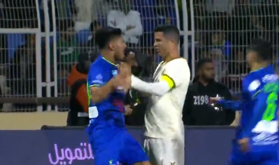 VIDEO/ Momente nervozizmi, Ronaldo përplaset fizikisht me kundërshtarët