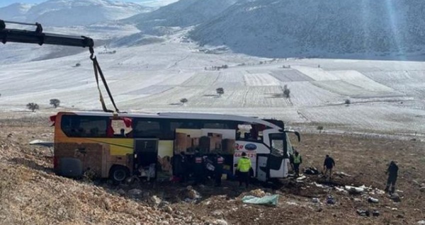 Aksident me autobus në Turqi, tetë viktima dhe 35 të lënduar