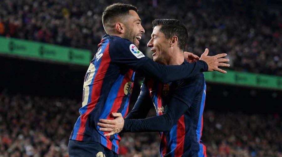 Sevilla dorëzohet në ‘Camp Nou’, Barcelona merr arratinë në La Liga
