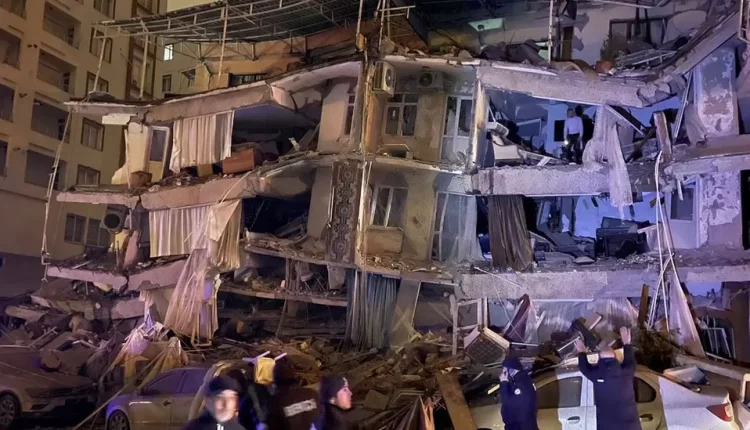 10 qytete të prekura, 76 njerëz të vdekur, pamje të rënda la pas tërmeti në Turqi