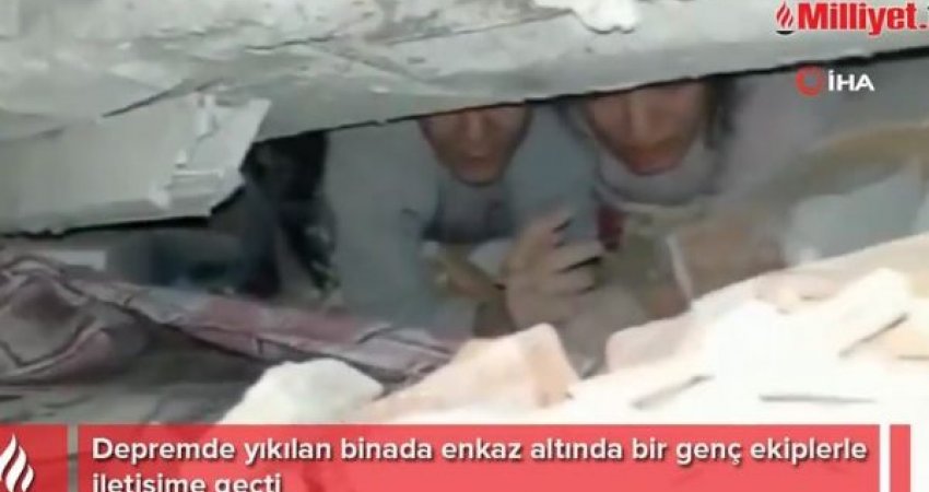 Çifti nën gërmadha, video prekëse nga tërmeti në Turqi