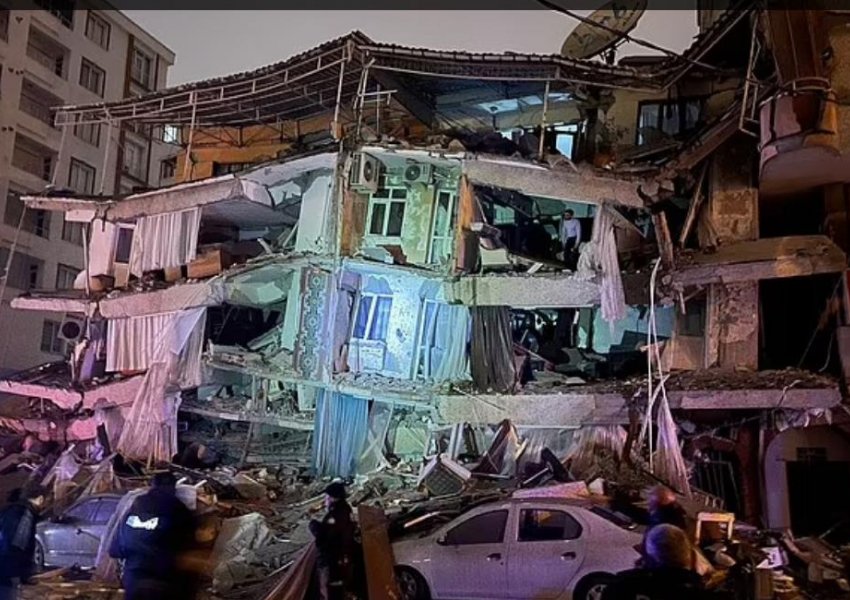 520 persona të vdekur pas tërmetit shkatërrues që goditi Turqinë dhe Sirinë