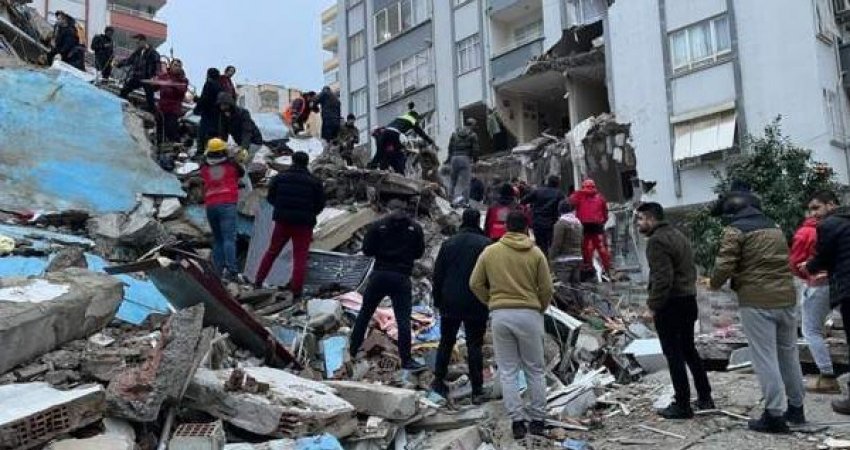 The Guardian: Shkon në mbi 640 numri i viktimave nga tërmeti në Turqi e Siri