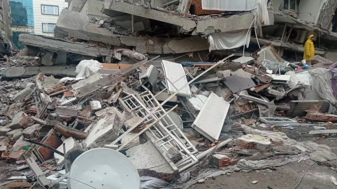 Tërmeti i fuqishëm në Turqi/ Sportistët që gjenden nën rrënoja po luftojnë për jetën