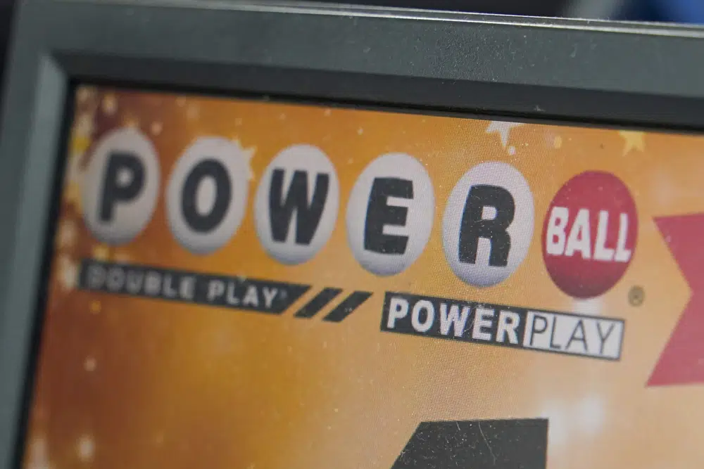 Lojtari me fat në Uashington fiton lotarinë prej 747 milionë dollarësh