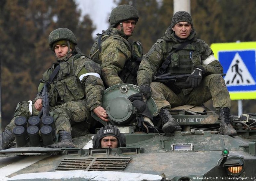  CNN: Moska ka humbur gjysmën e tankeve të saj