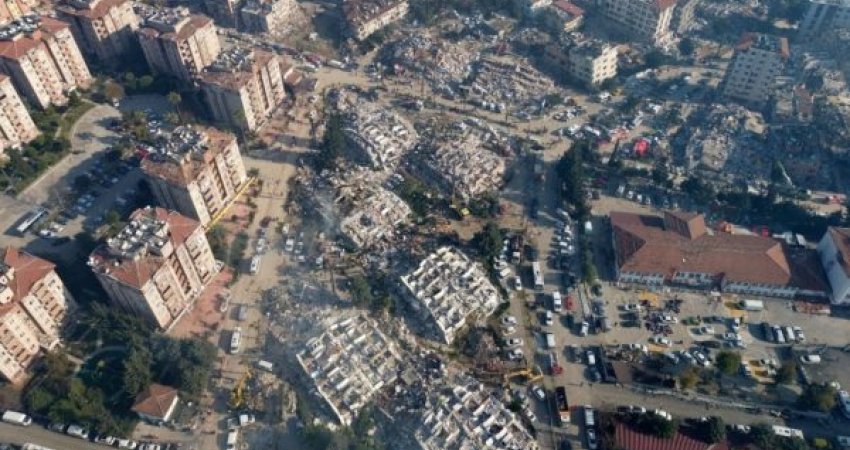 Shkon në mbi 20 mijë numri i viktimave nga tërmeti në Turqi dhe Siri