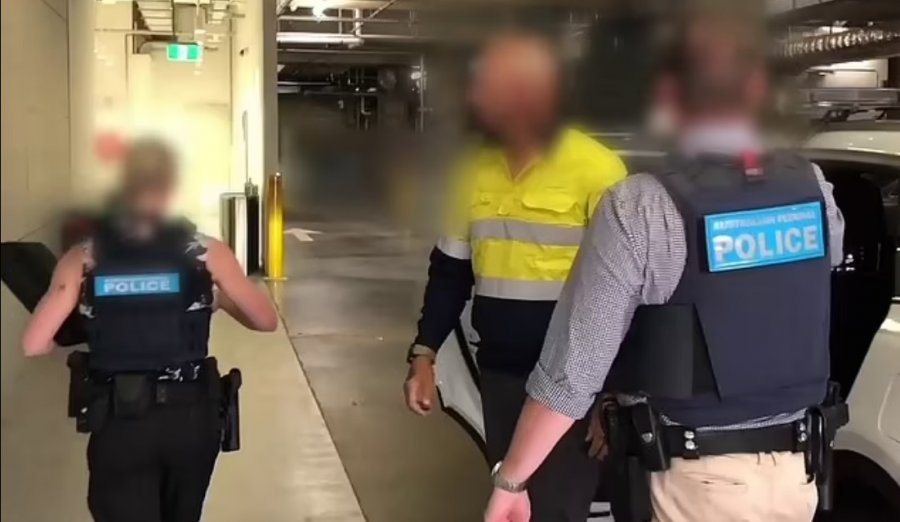 Kishte shumë gra, arrestohet australiani