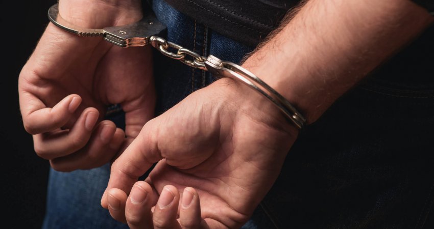 Arrestohen dy persona për dhunë në familje në Ferizaj dhe Shtime