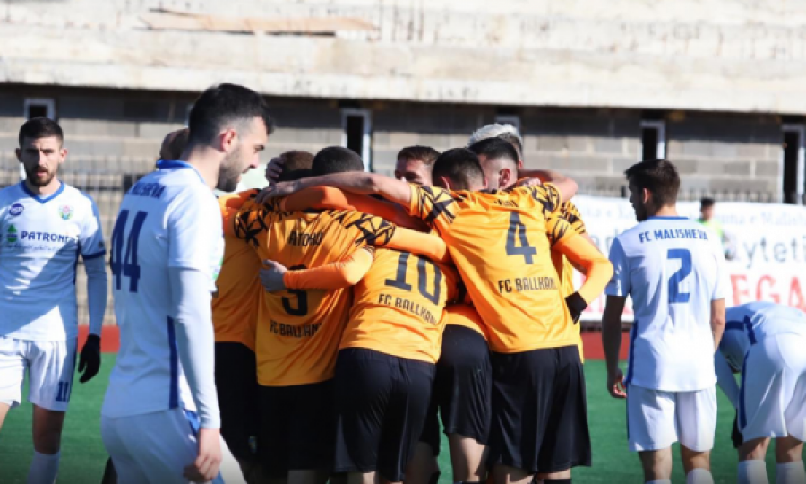 Rikthehet Superliga e Kosovës, Ballkani e nis menjëherë më fitore dhe shkëputje