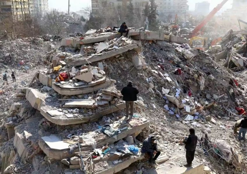 Shkon në mbi 34 mijë numri i vdekjeve nga tërmetet shkatërruese në Turqi dhe Siri