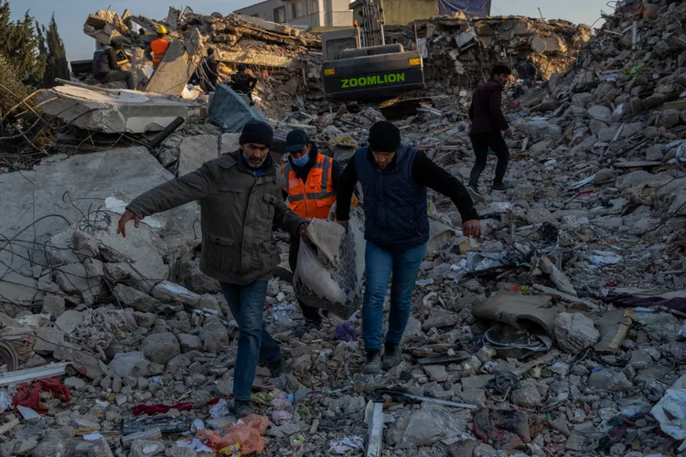 Mbi 2 mijë të lënduar nga tërmeti lënë spitalet në Stamboll