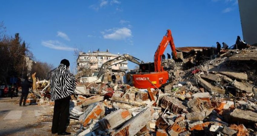 Tërmeti mund t’i kushtojë Turqisë deri në 84 miliardë dollarë