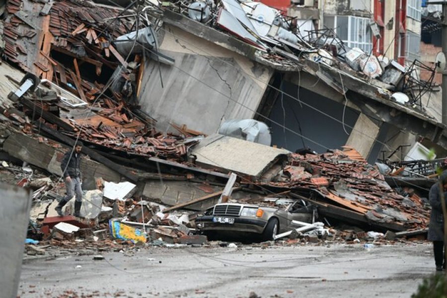 10-vjeçarja shpëtohet nga rrënojat pas 183 orësh